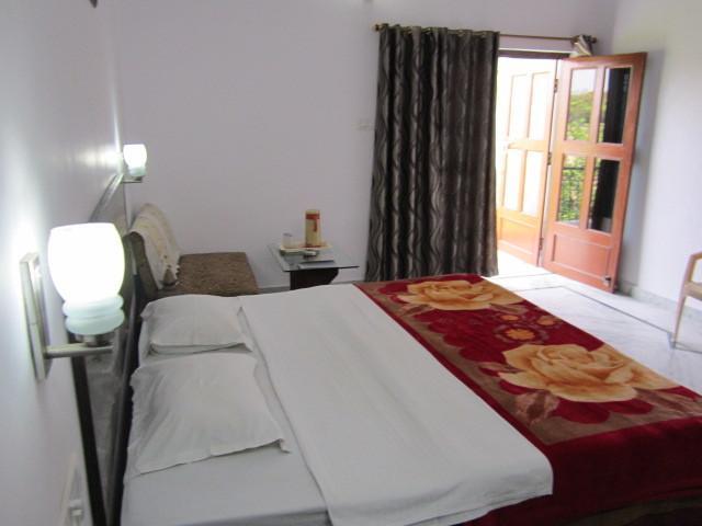 Hotel Surya Khajuraho Exterior photo
