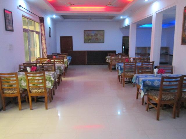 Hotel Surya Khajuraho Exterior photo