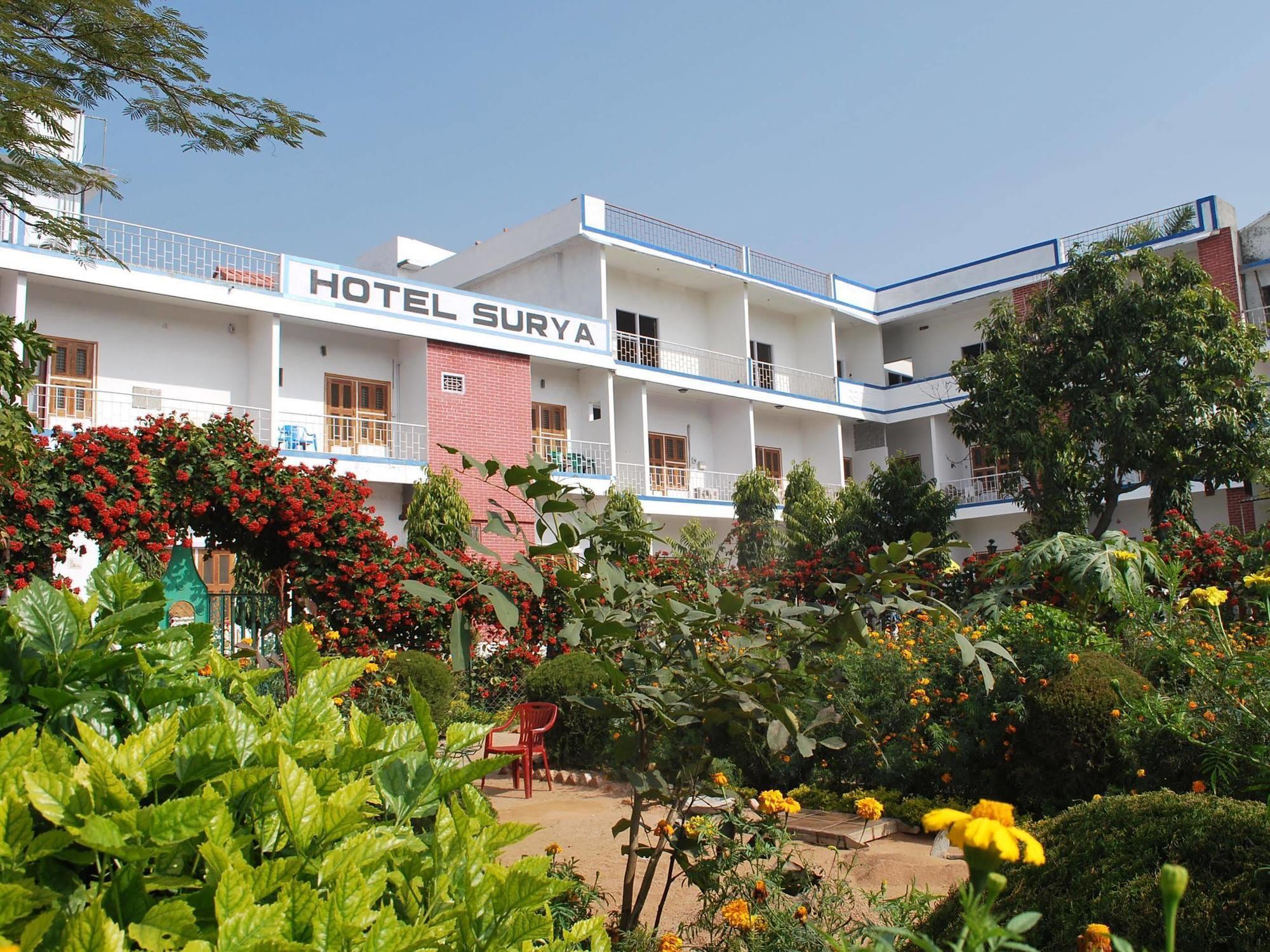 Hotel Surya Khajuraho Exterior photo