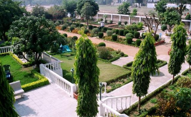 Hotel Surya Khajuraho Exterior photo